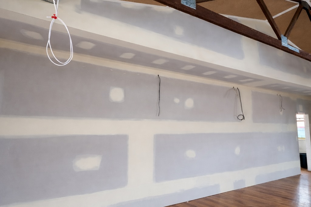 Plastering and ceiling repairs Toowoomba - water damage, cracks, ceiling resheet